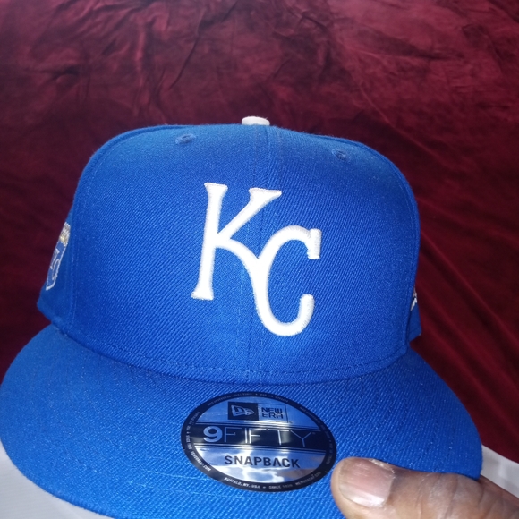 New Jersey and Hat - Picture 4 of 10